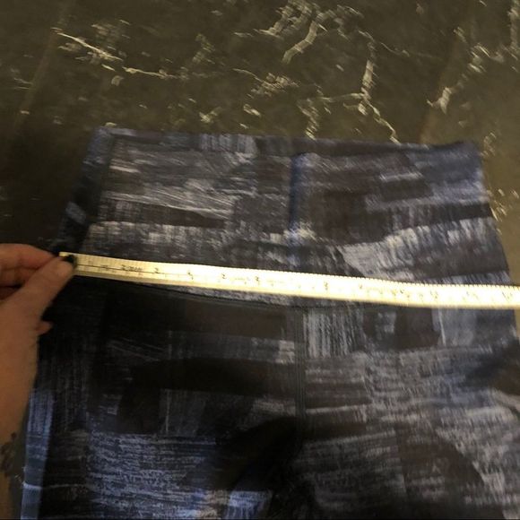 Lululemon WU crops - Picture 5 of 5